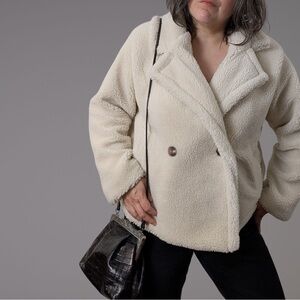 Gap cream faux sherpa cozy jacket Large women’s coat